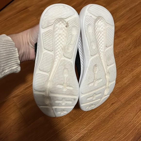 Boys tennis shoes - Picture 4 of 7